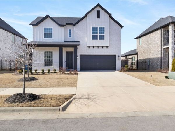 5000 SW Bedford Road, Bentonville, AR 72713