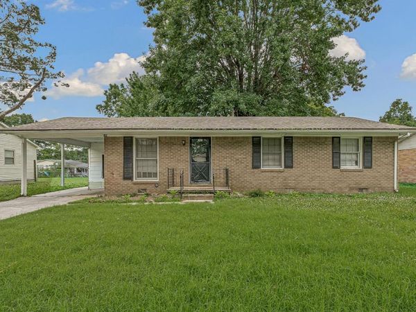 105 E Pecan Street E, Blytheville, AR 72315