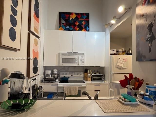 540 Brickell Key Dr, Unit 505, Miami, FL 33131 Photo