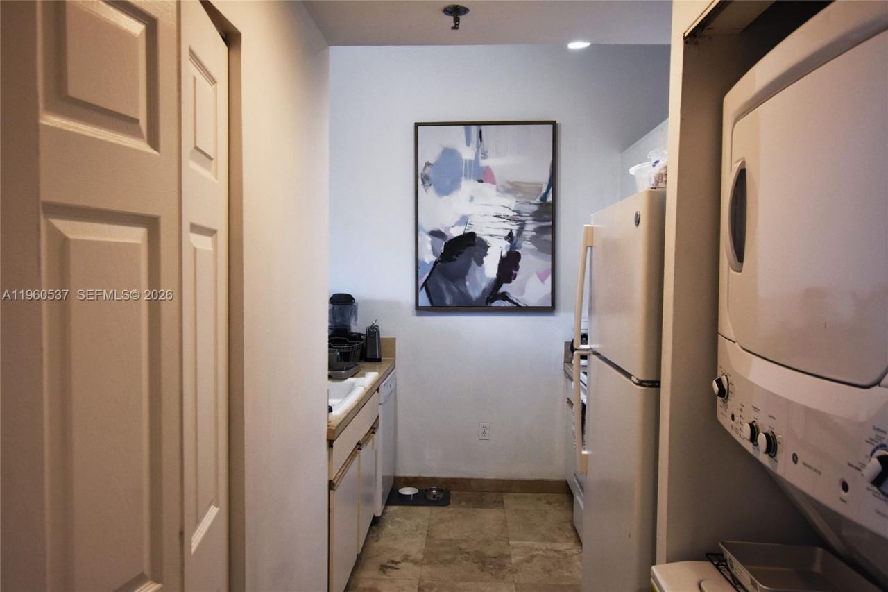 540 Brickell Key Dr, Unit 505, Miami, FL 33131 Photo