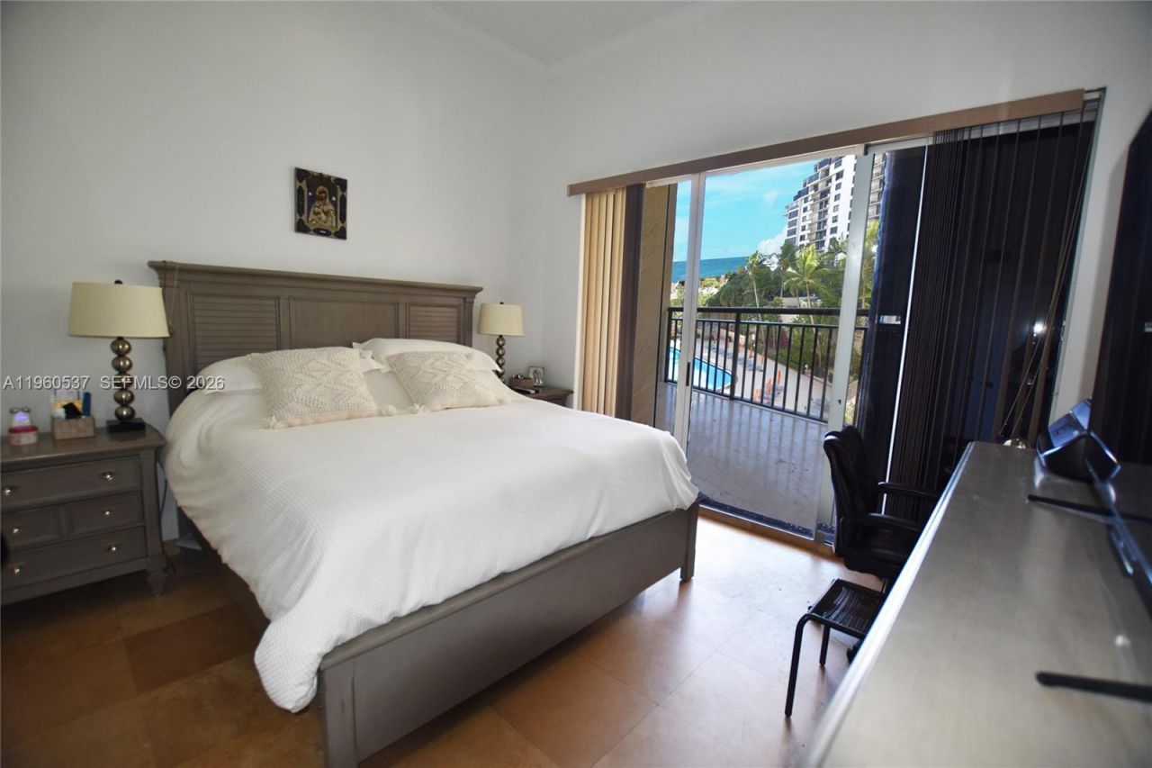 540 Brickell Key Dr, Unit 505, Miami, FL 33131 Photo