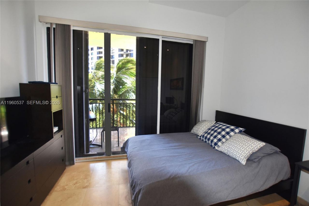 540 Brickell Key Dr, Unit 505, Miami, FL 33131 Photo