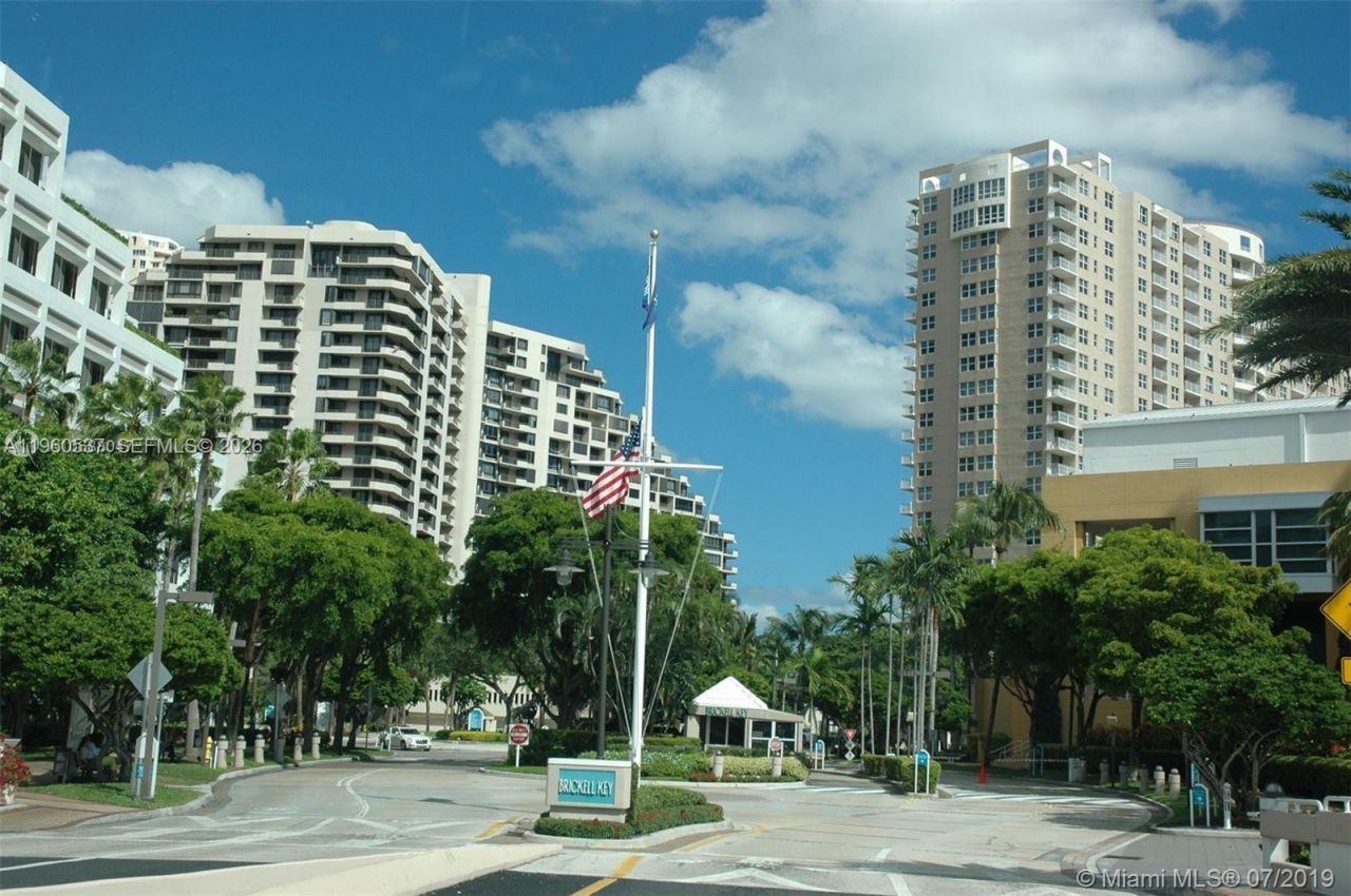 540 Brickell Key Dr, Unit 505, Miami, FL 33131 Photo