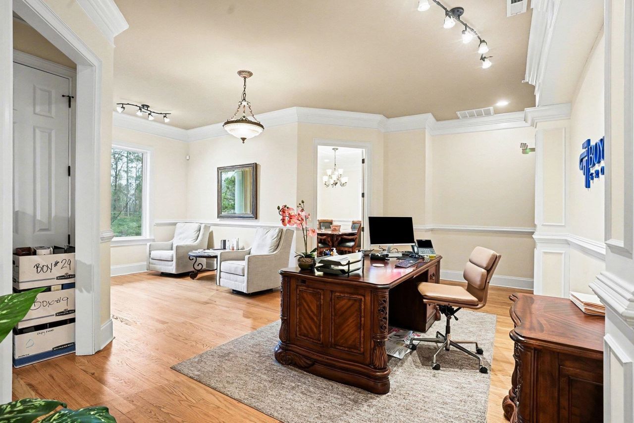 4605 Oleander Dr. Photo 7