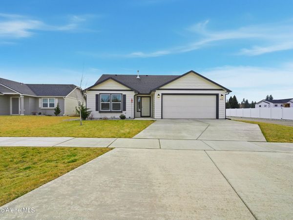 16161 N Hadley Loop, Rathdrum, ID 83858