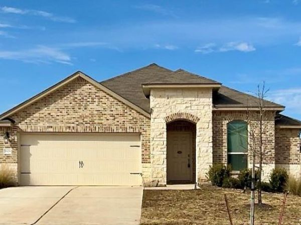 1828 T H Johnson DR, Taylor, TX 76574