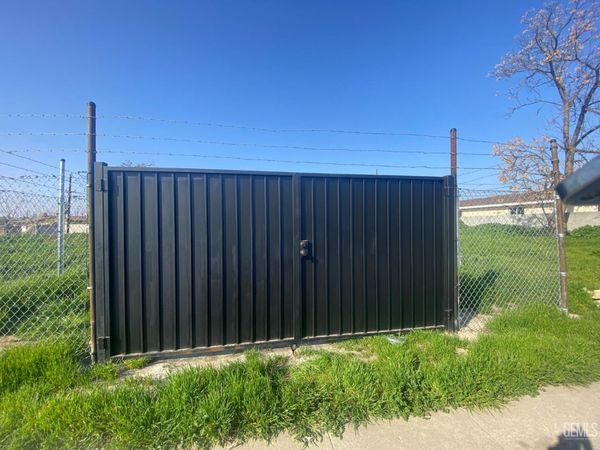 114 Dr. Martin Luther King Jr. Boulevard, Bakersfield, CA 93307