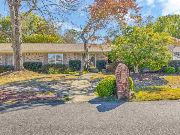 2837 Venetian Garden, Gulf Breeze, FL 32563