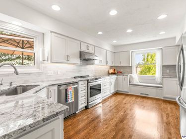 10920 Larimore Avenue , Omaha, NE 68164