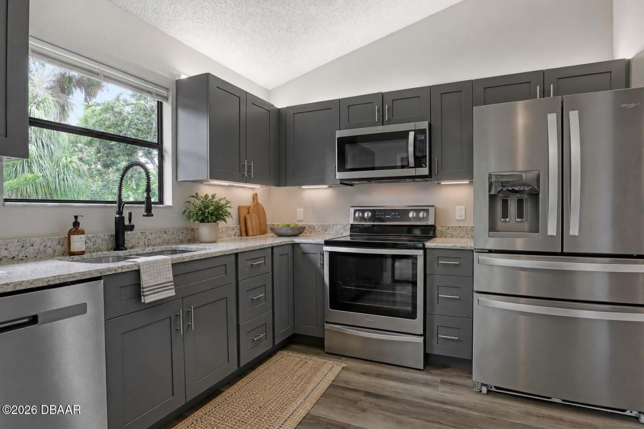 778 Pine Shores Circle, New Smyrna Beach, FL 32168 Photo