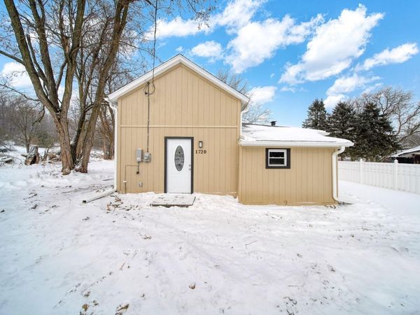 1720 Main Street, Jonesville, MI 49250