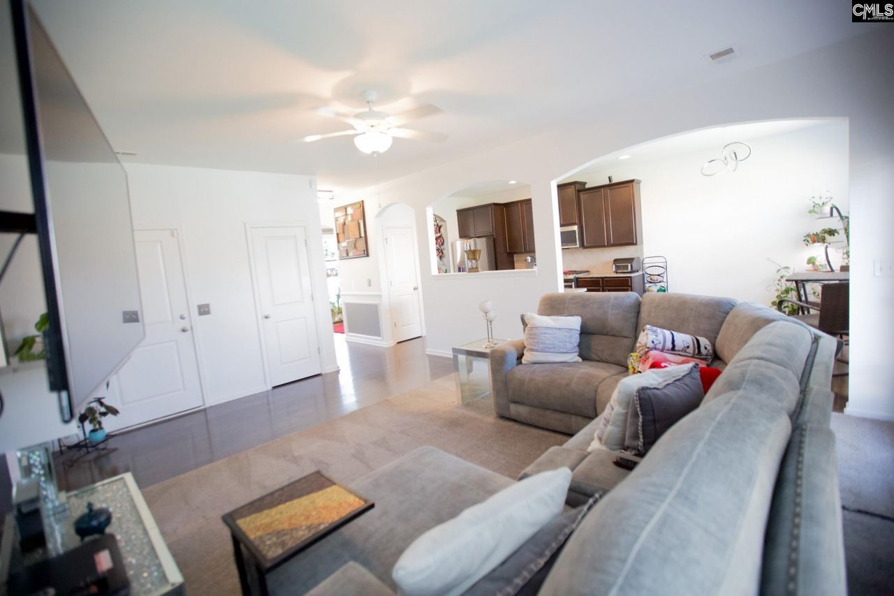 9 Kentucky Derby Court Photo 13