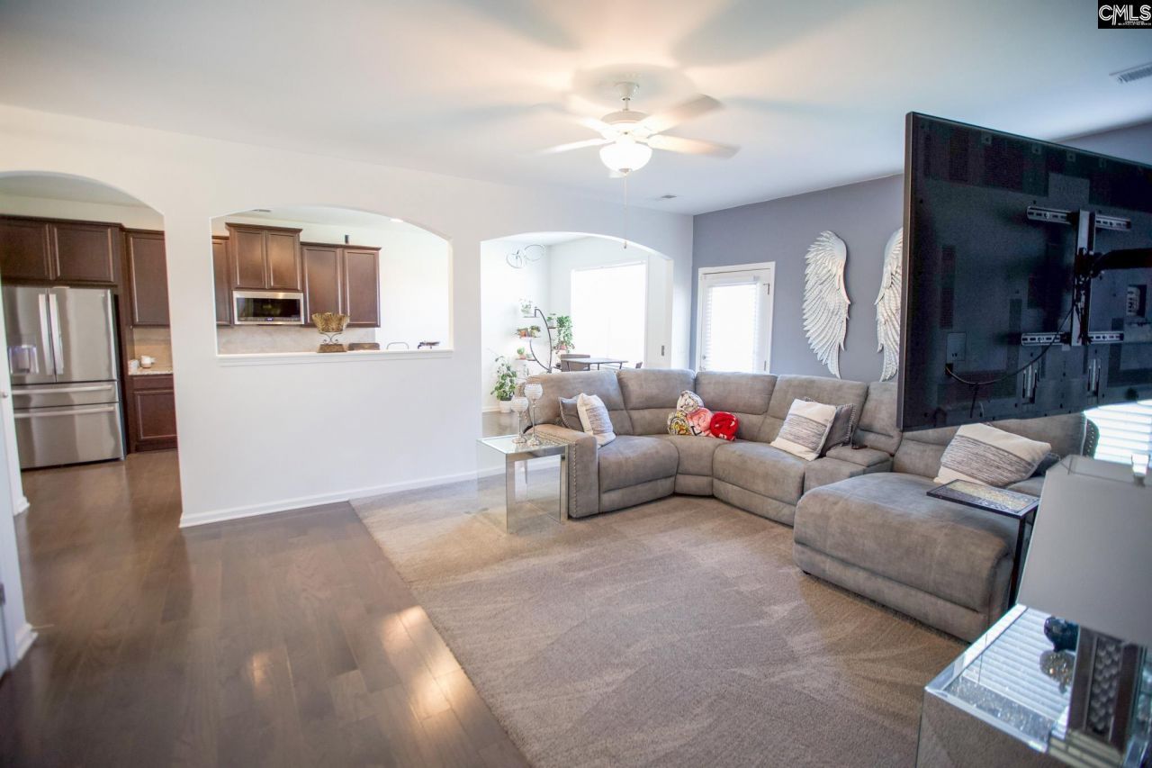 9 Kentucky Derby Court Photo 14