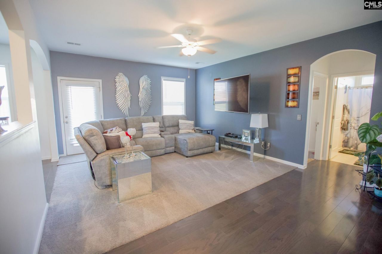 9 Kentucky Derby Court Photo 15