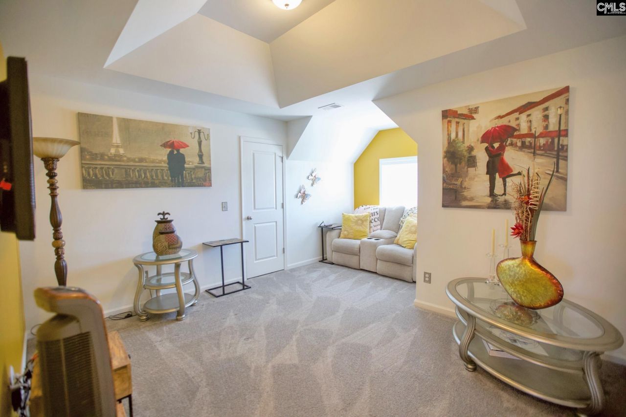 9 Kentucky Derby Court Photo 29