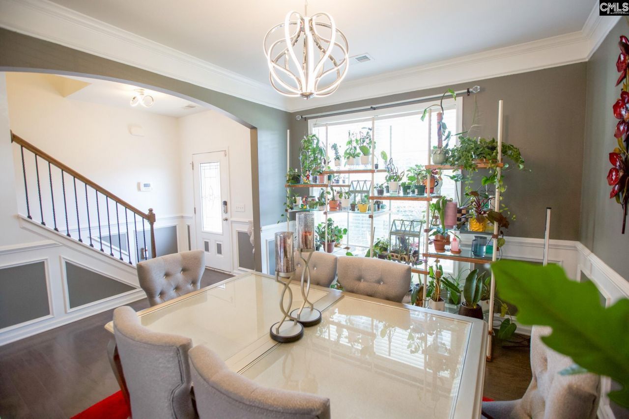 9 Kentucky Derby Court Photo 9