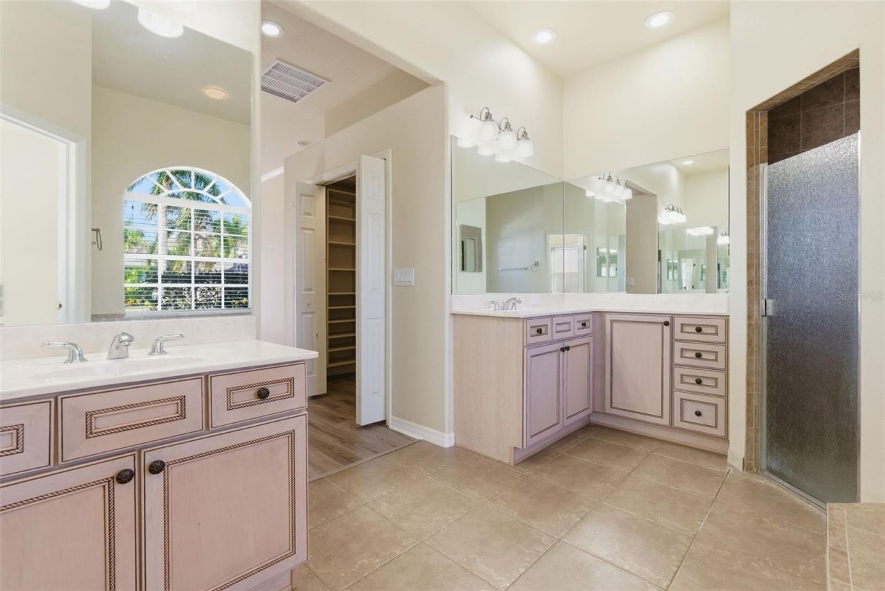 915 Vista Verde Lane, Sun City Center, FL 33573 Photo