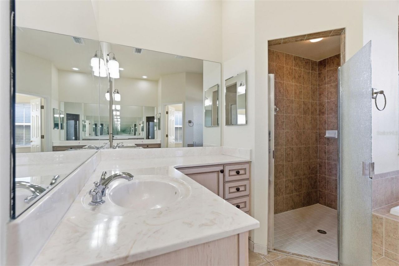 915 Vista Verde Lane, Sun City Center, FL 33573 Photo