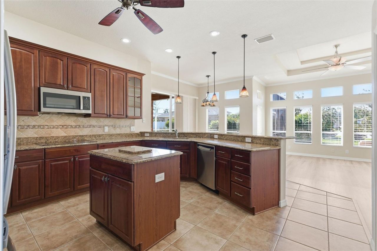 915 Vista Verde Lane, Sun City Center, FL 33573 Photo