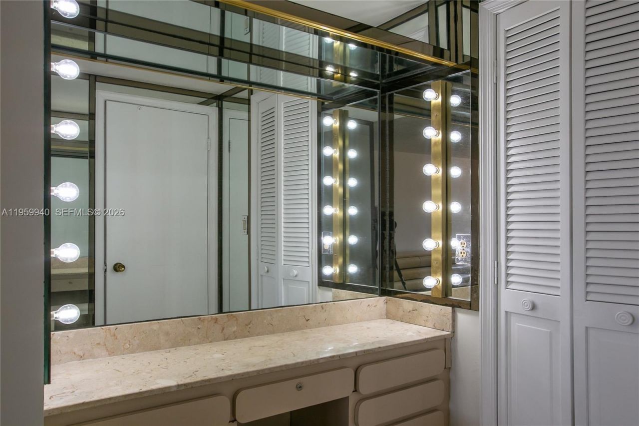 1800 NE 114th St , Unit 1704, Miami, FL 33181 Photo