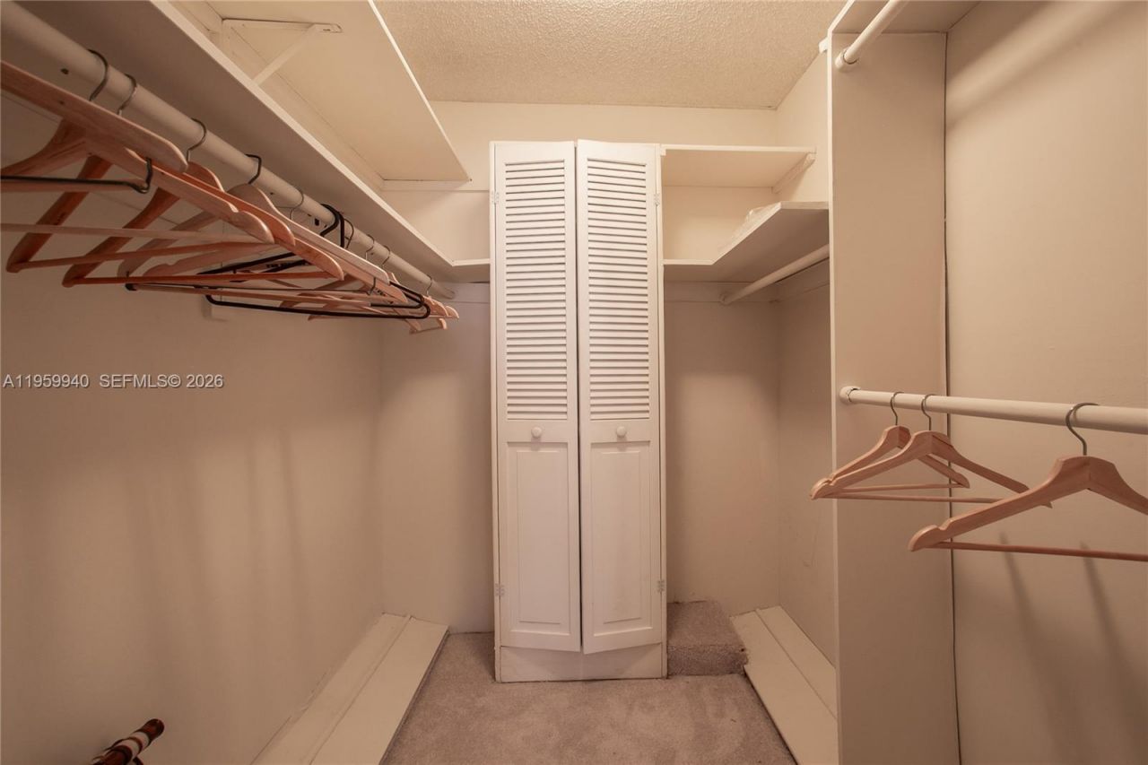 1800 NE 114th St , Unit 1704, Miami, FL 33181 Photo