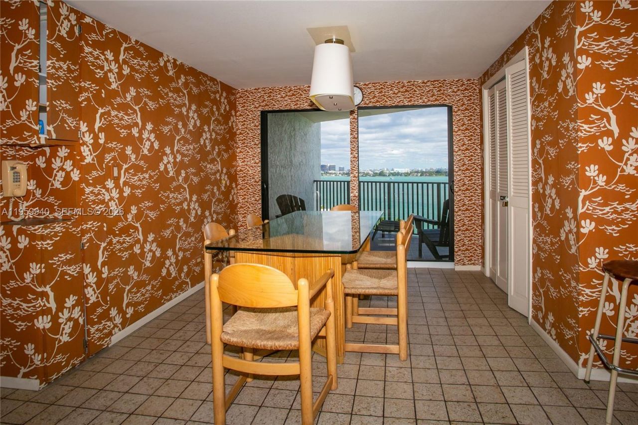 1800 NE 114th St , Unit 1704, Miami, FL 33181 Photo