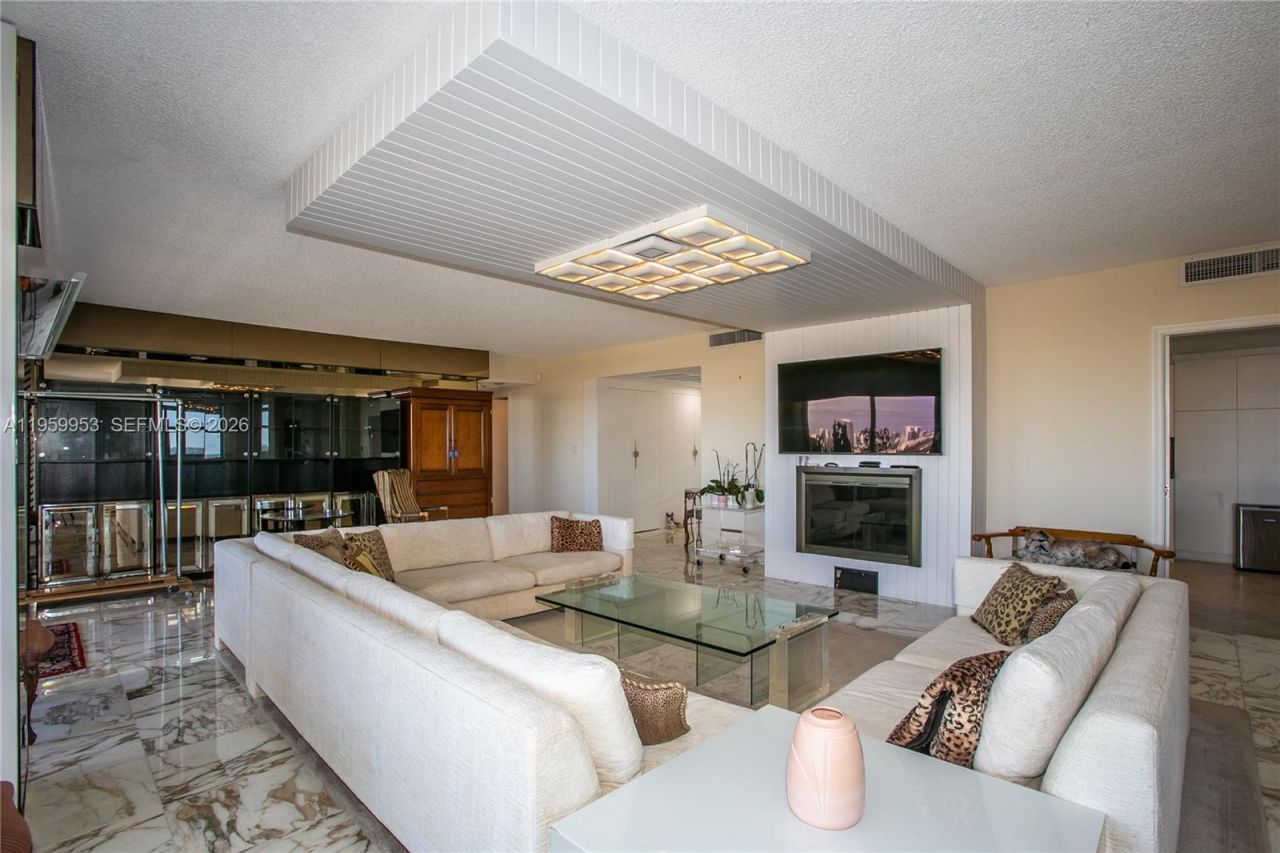 1800 NE 114th St , Unit 1810, Miami, FL 33181 Photo