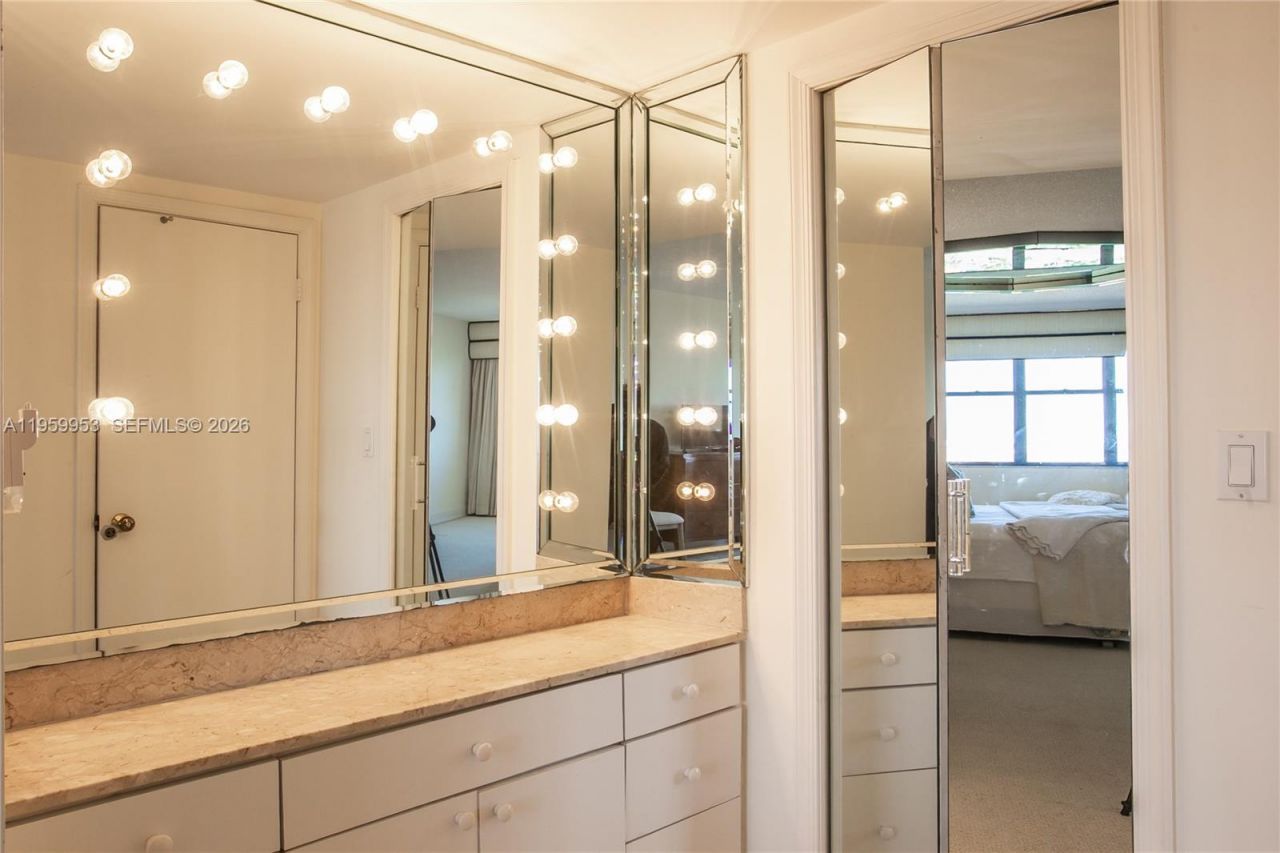 1800 NE 114th St , Unit 1810, Miami, FL 33181 Photo