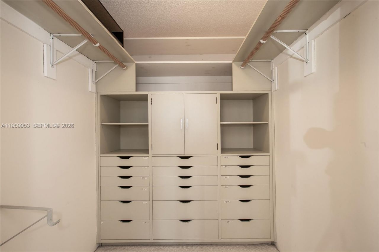 1800 NE 114th St , Unit 1810, Miami, FL 33181 Photo