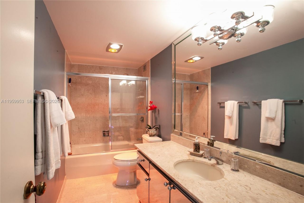 1800 NE 114th St , Unit 1810, Miami, FL 33181 Photo