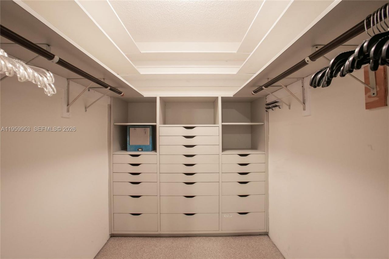 1800 NE 114th St , Unit 1810, Miami, FL 33181 Photo