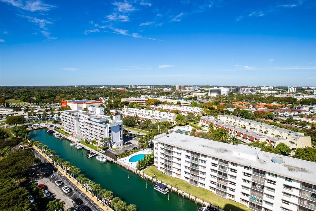 1800 NE 114th St , Unit 1810, Miami, FL 33181 Photo