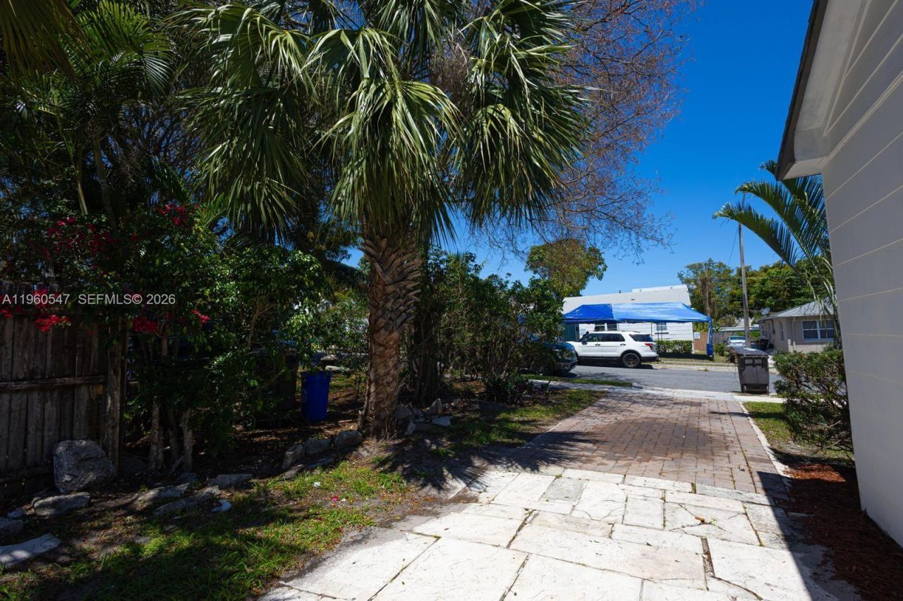 812 33rd St , West Palm Beach, FL 33407 Photo