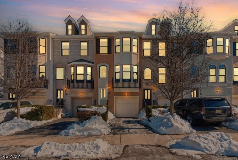 334 Winthrop Dr, Nutley, NJ 07110 Main Photo