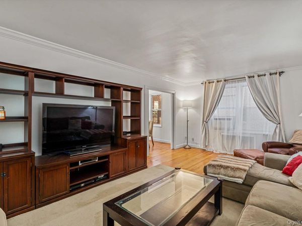 72-10 112th Street, Unit 3B, Forest Hills, NY 11375