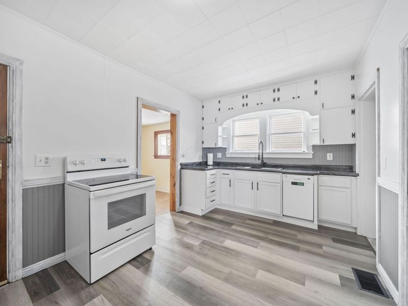 435 W Railroad Street, Galion, OH 44833 Photo 5