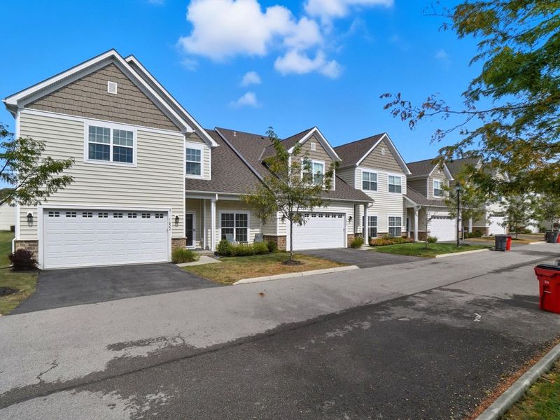 1622 Linkhorn Drive, Grove City, OH 43123 Photo 4