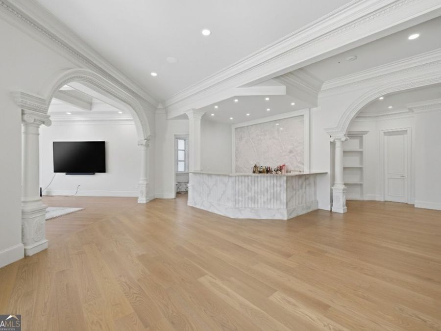 Property Image 100