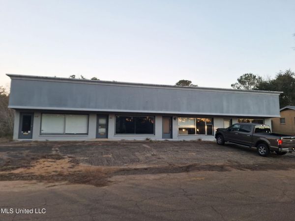1129 N East Street, Mendenhall, MS 39114