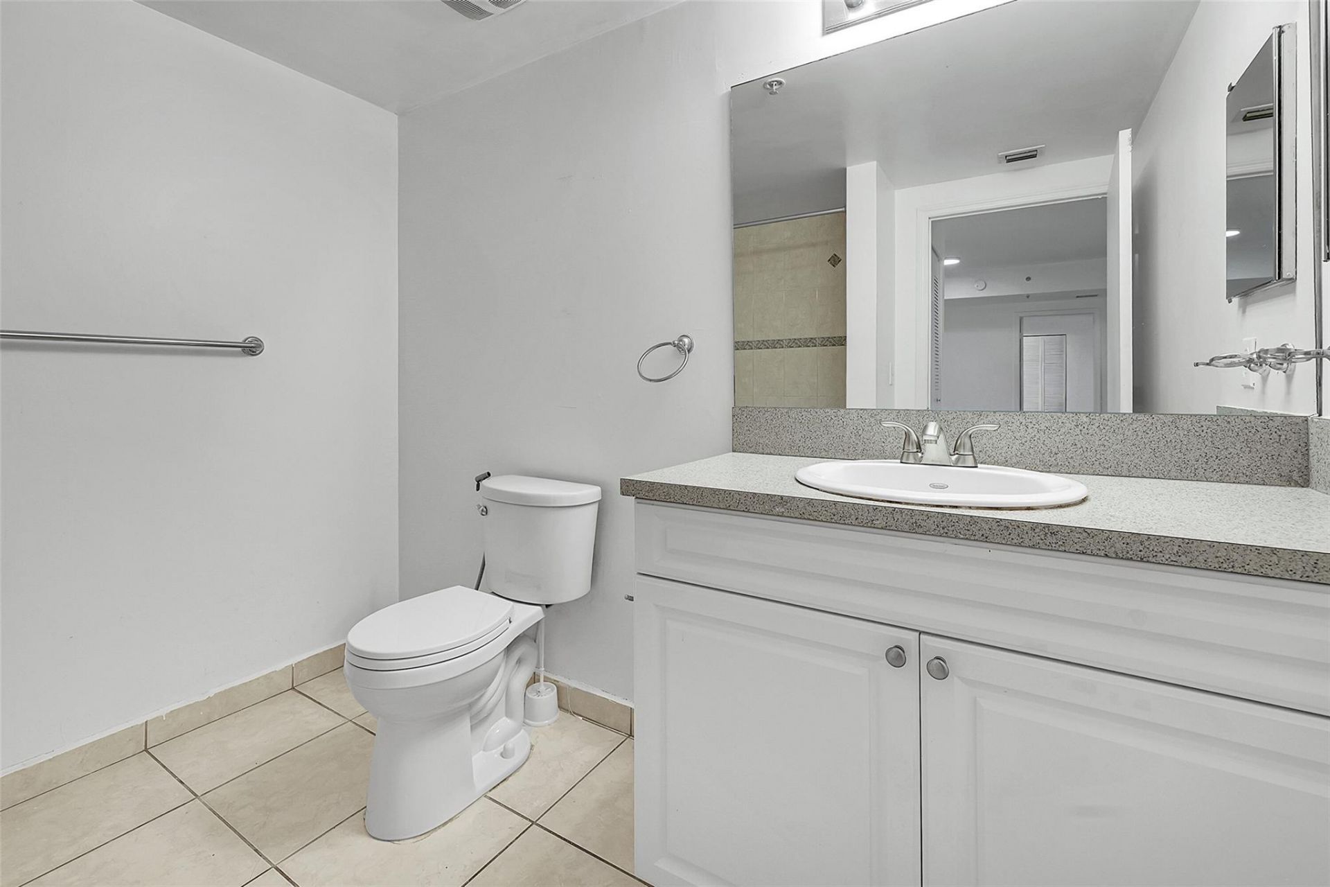 1 Glen Royal Parkway, Unit 1010, Miami, FL 33125 Photo