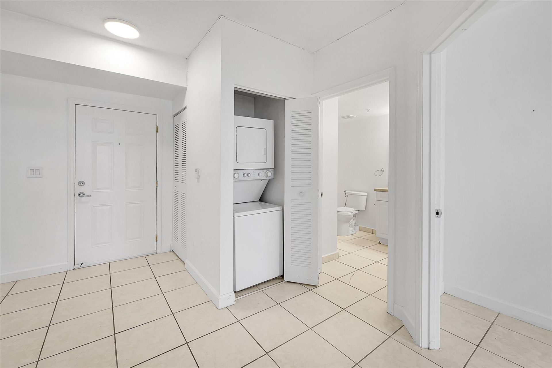 1 Glen Royal Parkway, Unit 1010, Miami, FL 33125 Photo