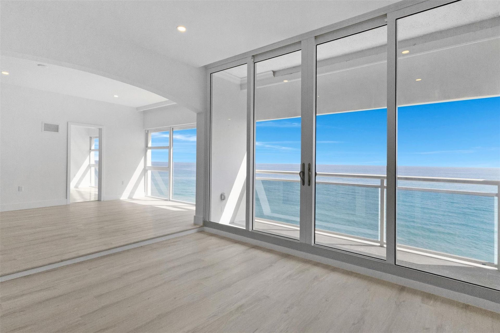 500 SE 21st Avenue, Unit 805, Deerfield Beach, FL 33441 Photo