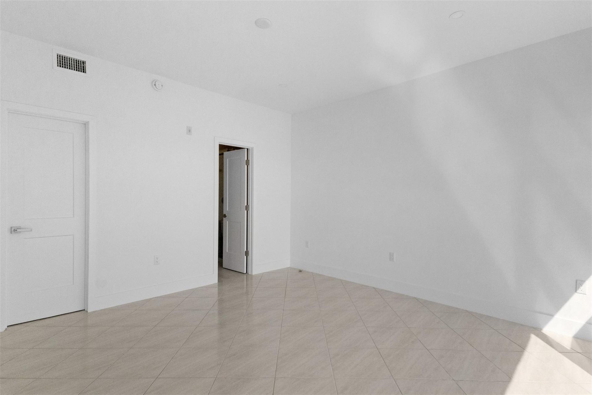 500 SE 21st Avenue, Unit 805, Deerfield Beach, FL 33441 Photo