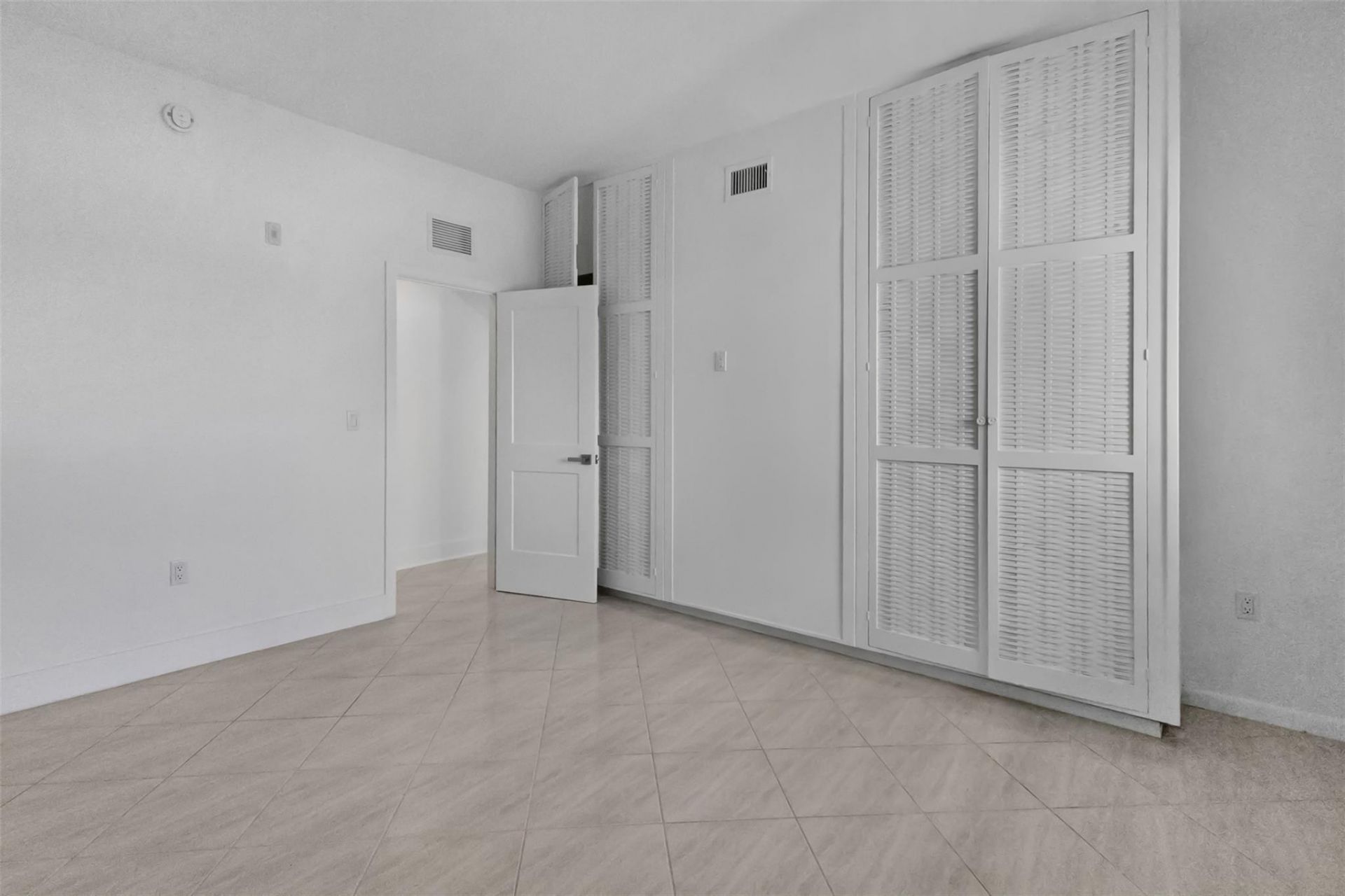 500 SE 21st Avenue, Unit 805, Deerfield Beach, FL 33441 Photo