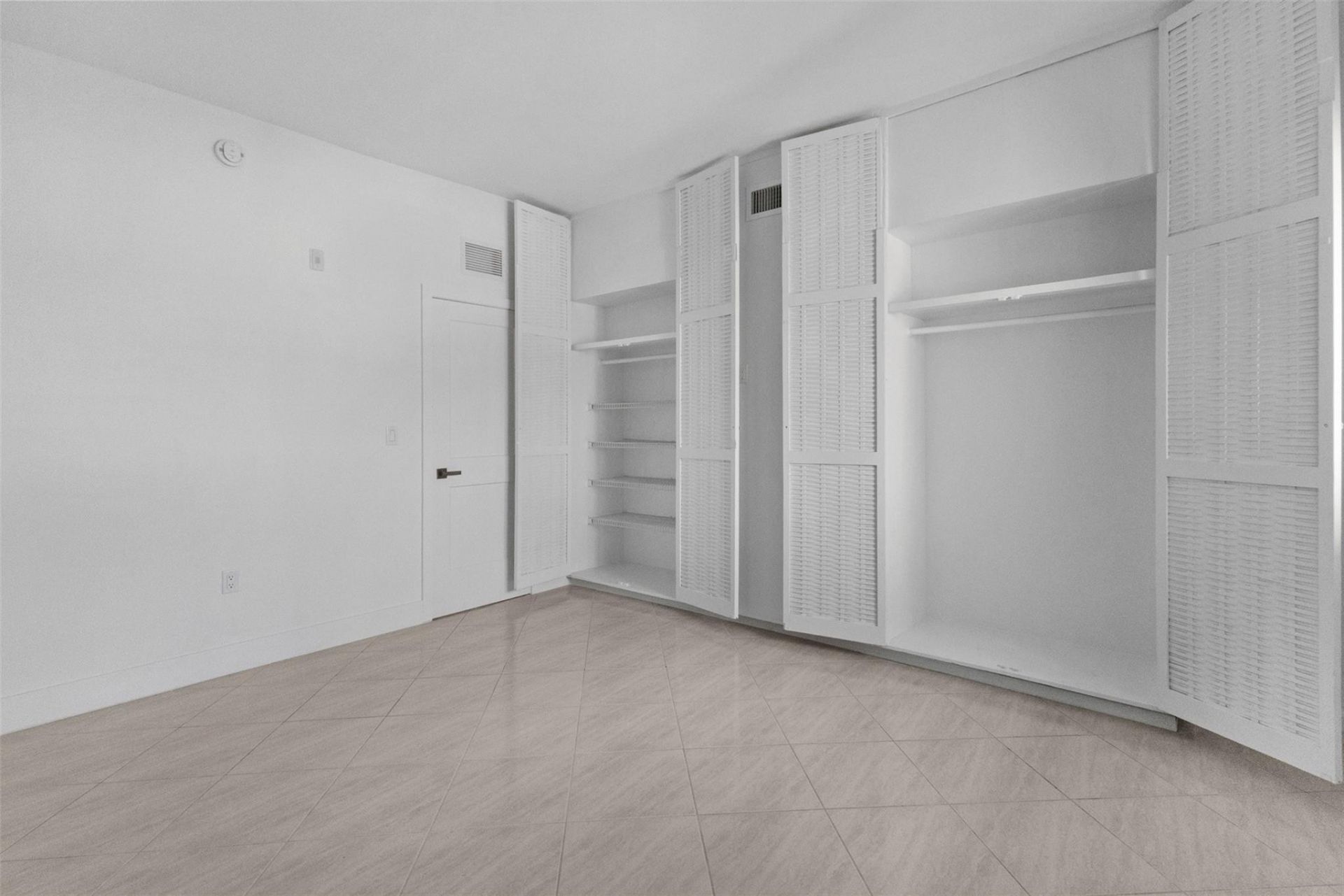 500 SE 21st Avenue, Unit 805, Deerfield Beach, FL 33441 Photo