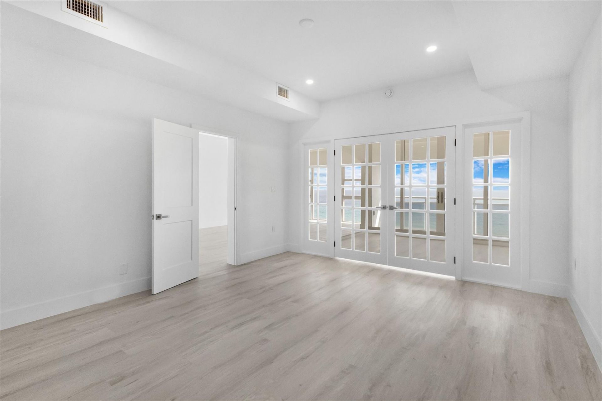 500 SE 21st Avenue, Unit 805, Deerfield Beach, FL 33441 Photo