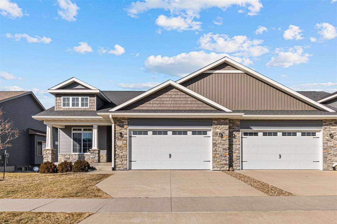 725 Deer View Ave, Tiffin, IA 52340 Main Photo