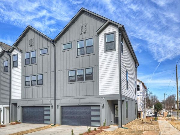 8006 Sansom Circle, Charlotte, NC 28213