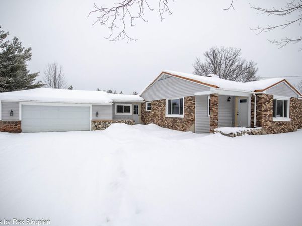 1861 E Monroe Street, White Cloud, MI 49349