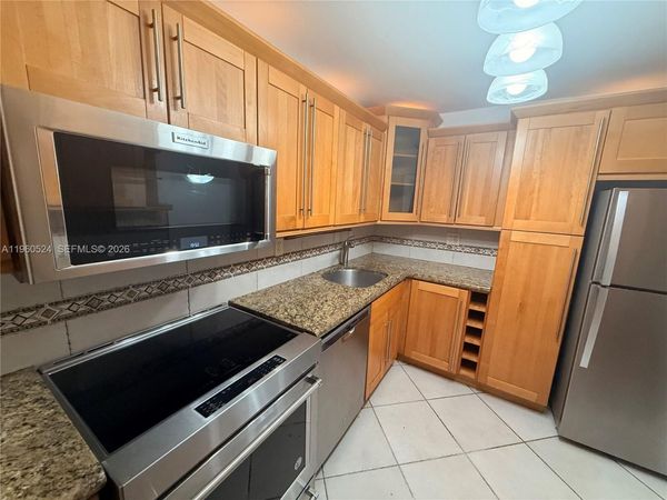 7480 Miami Lakes Dr, Unit G101, Miami Lakes, FL 33014